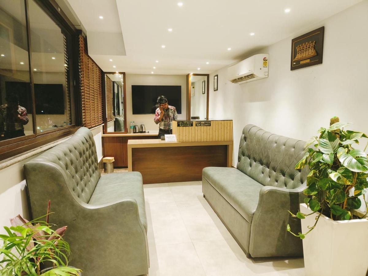 Aura Rooms Дехрадун Экстерьер фото