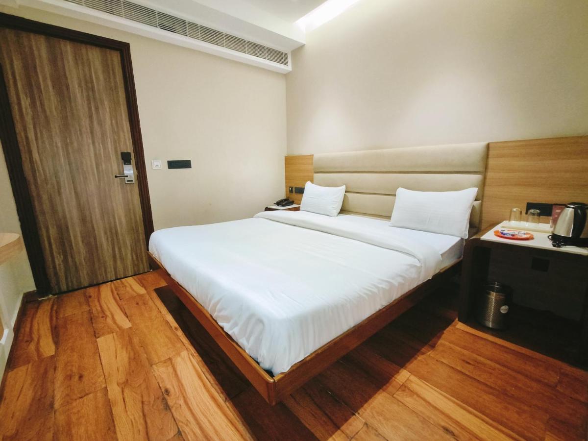 Aura Rooms Дехрадун Экстерьер фото