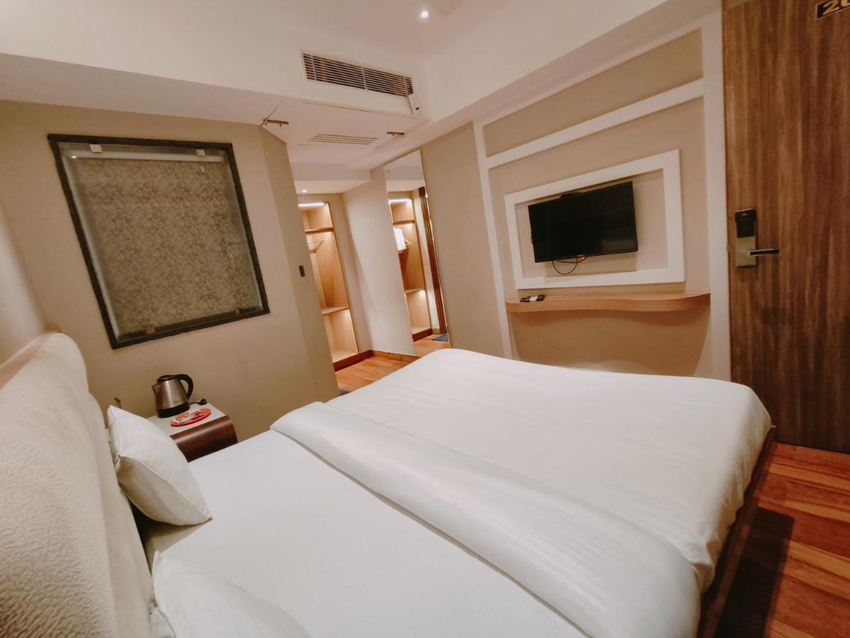 Aura Rooms Дехрадун Экстерьер фото